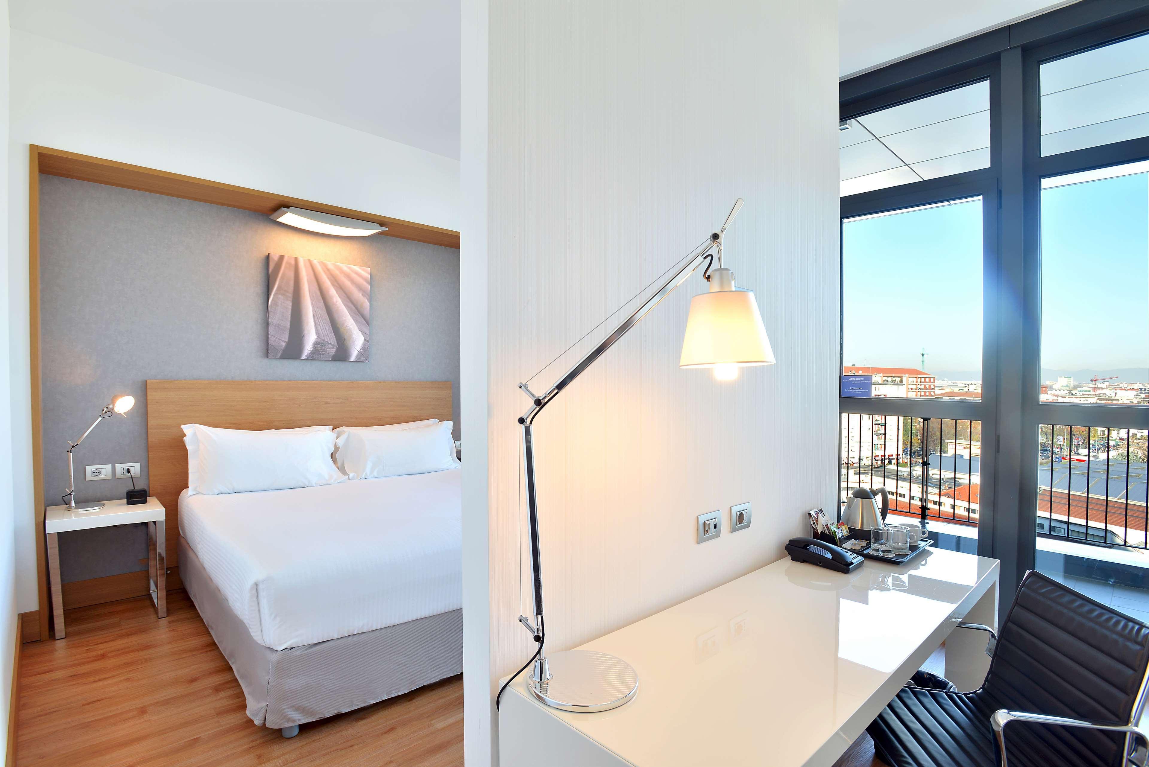 Hilton Garden Inn Milan North Exterior foto